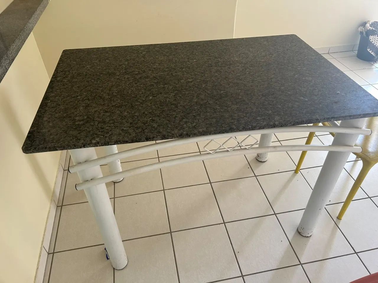 Mesa 4 lugares com tampo de mármore  - Foto 4