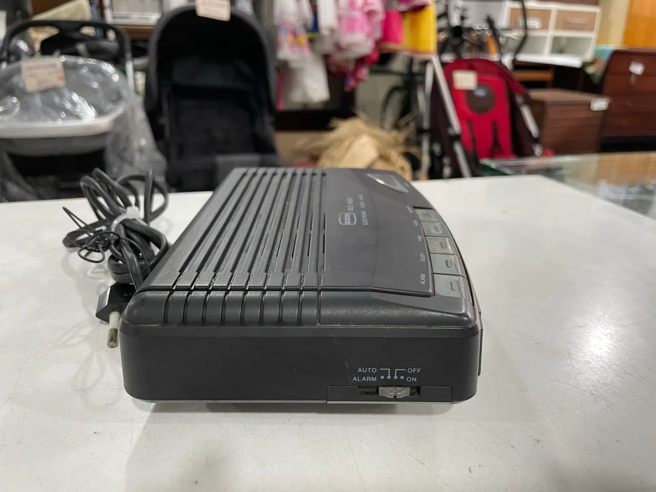Rádio Relógio AM FM CCE DLE-600x com Defeito - Foto 5