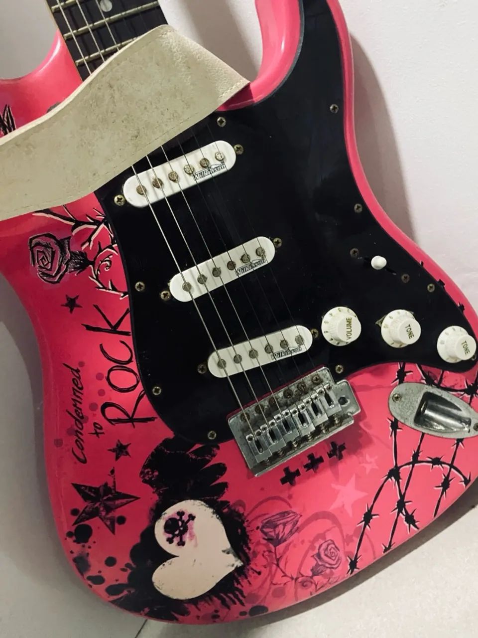 Guitarra rosa Eagle - Foto 4