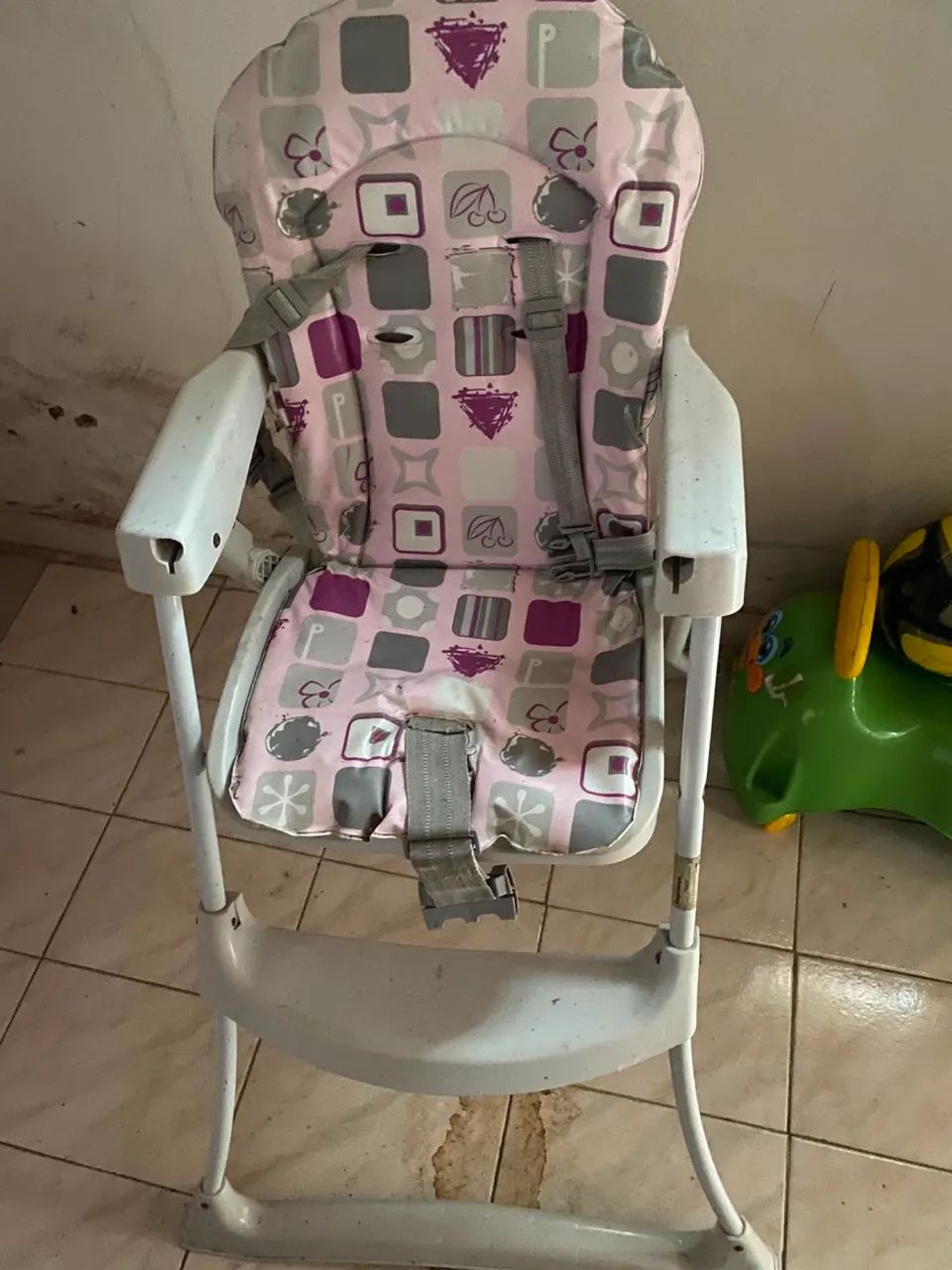 Cadeira alimentação  - Foto 2