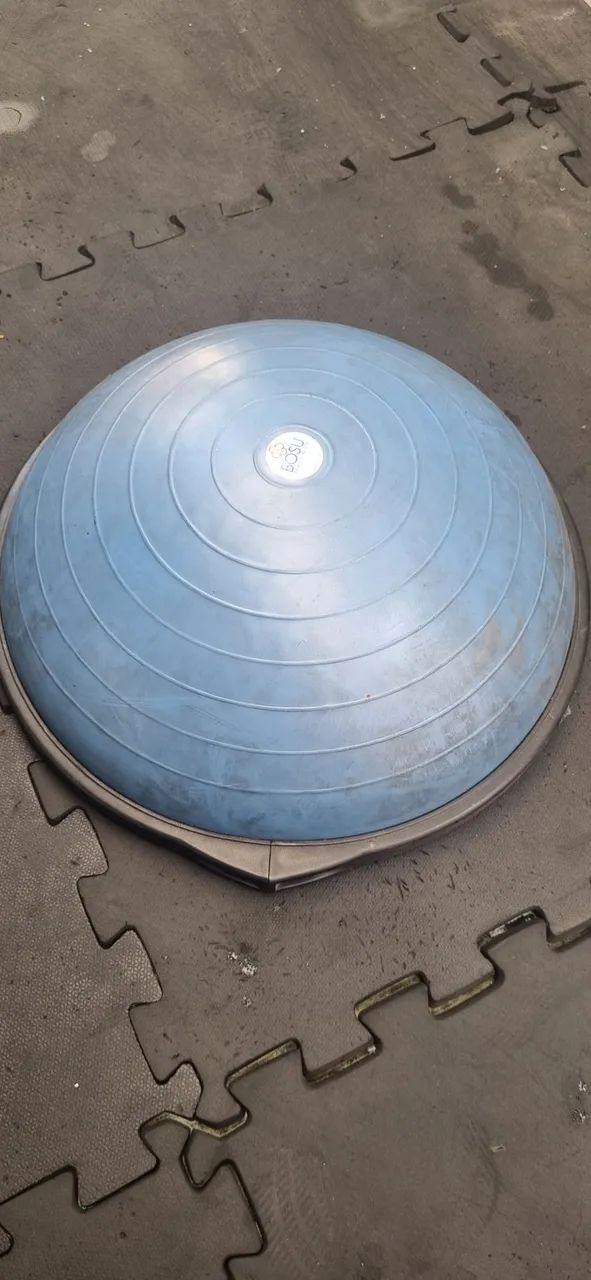 Meia bola Bosu