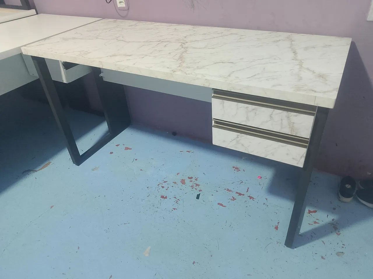 Mesa escritório. MDF côr mármore. - Foto 2