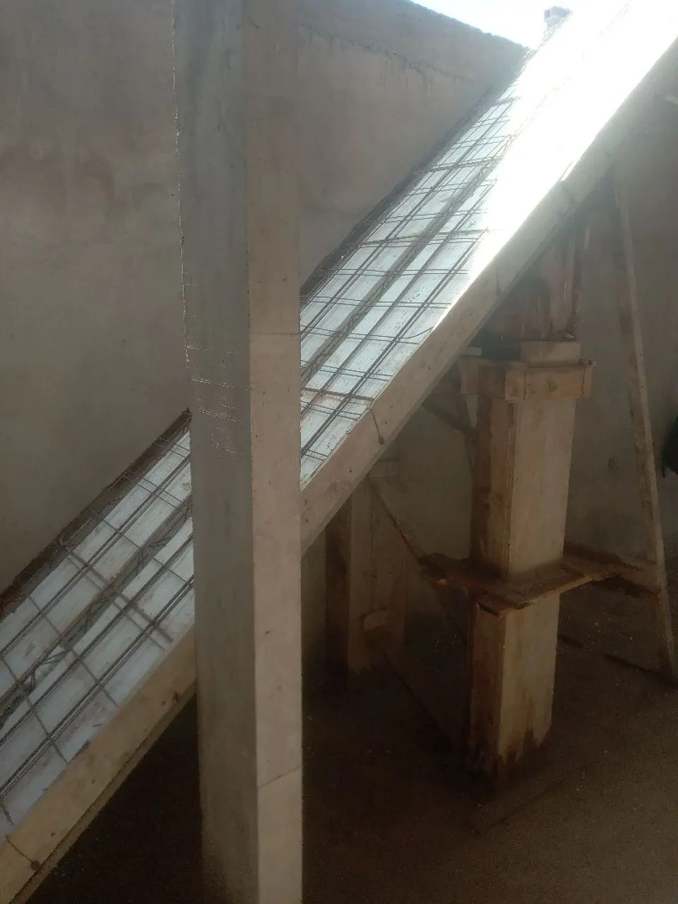 Pedreiro disponivel 