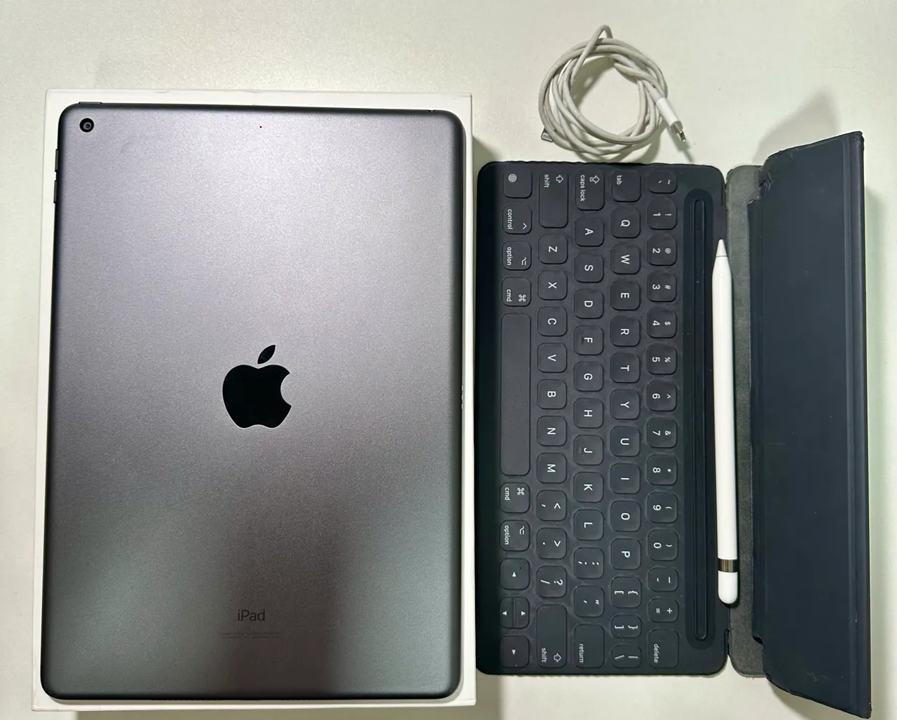 IPad 7ª Geração 32GB + Apple Pencil (COMPLETO) - Tablets e E IPad 7ª Geração 32GB + Apple Pencil (COMPLETO) - Tablets e E