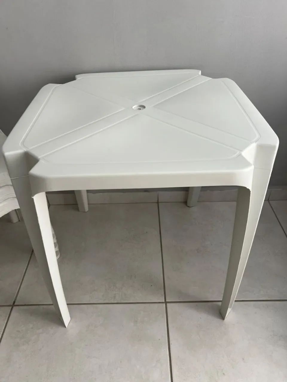 Mesa + 3 cadeiras  - Foto 3