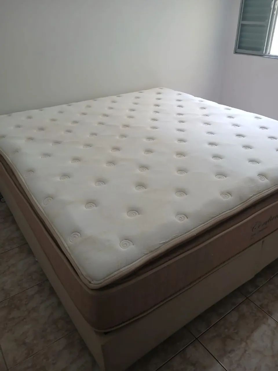 Cama King size - somente retirada 