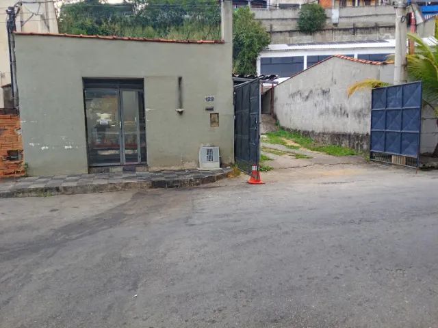 COMERCIAL / RESIDENCIAL (BAIRRO IPÊ):Área Total 686,70 m²