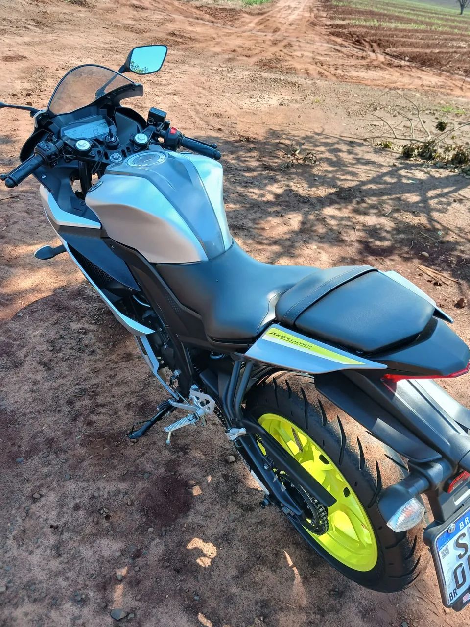 R15