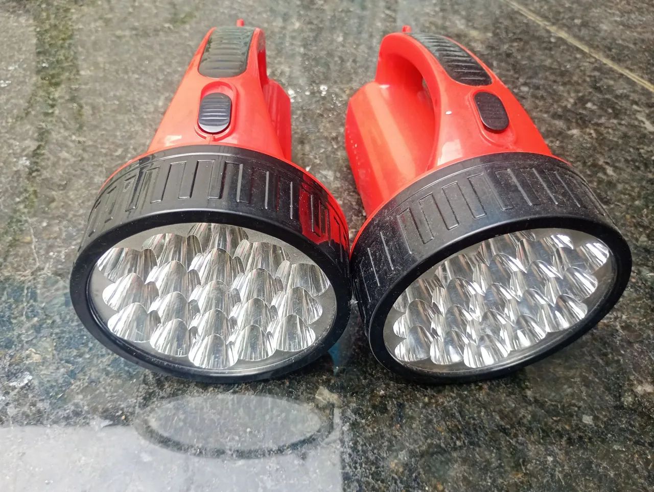 2 LANTERNA FUNCIONANDO PERFEITAMENTE 