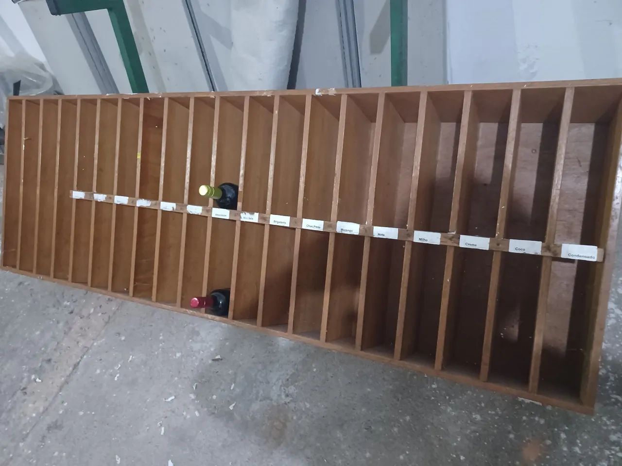 Vende-se prateleira (suporte na parede)para garrafas de vinhos.  - Foto 3