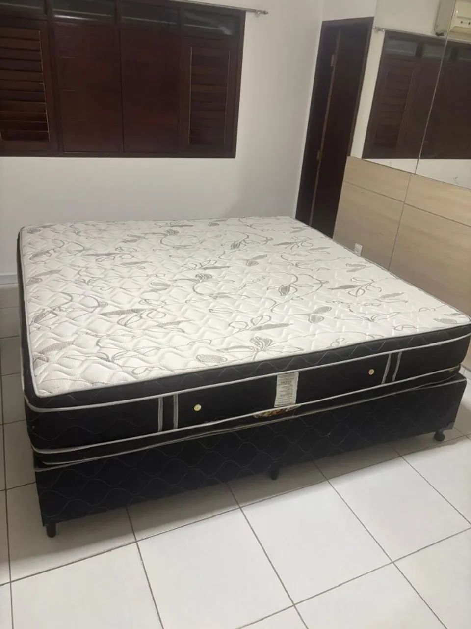 Cama com colchão 