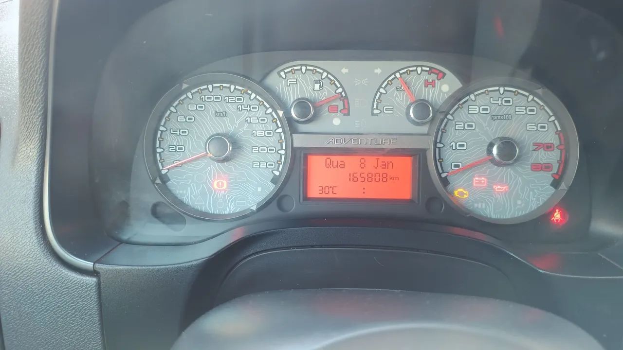 Fiat Strada Adventure1.8/ 1.8 Locker Flex CD 2013 - Foto 4