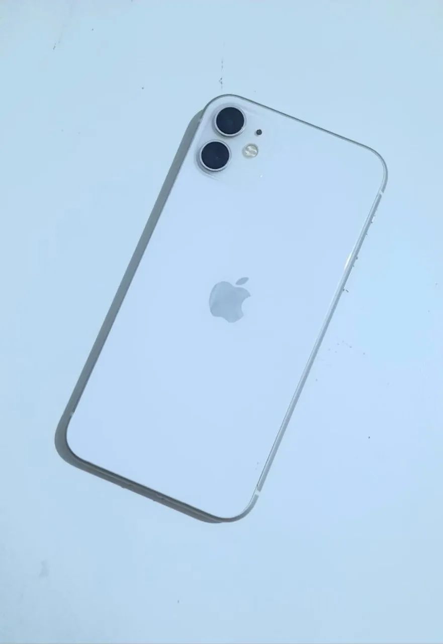 iPhone 11, 64GB, Face ID, Semi novo, C/ Nota Fiscal - Celulares e