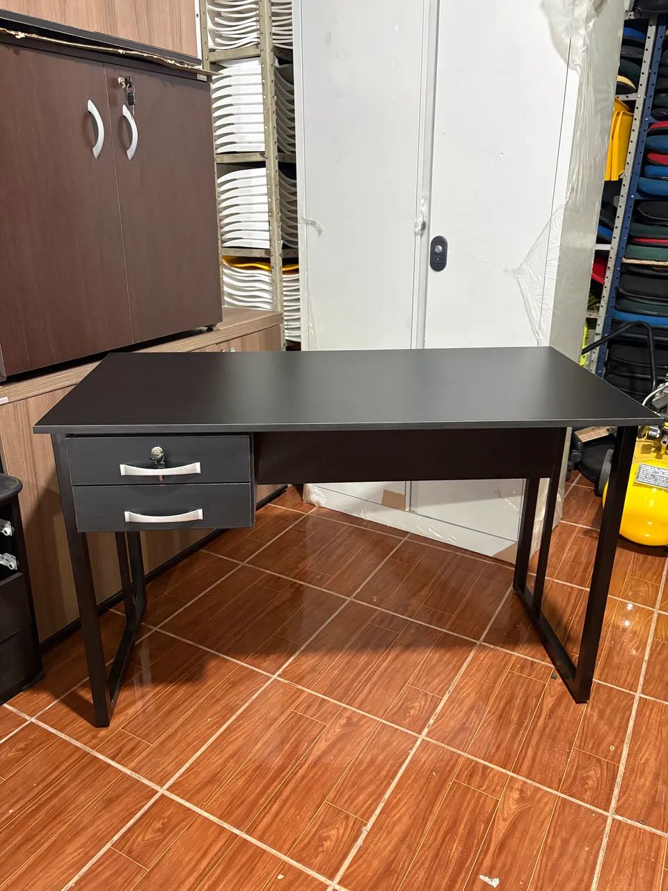 Mesa reta c gaveta - nova  - Foto 2