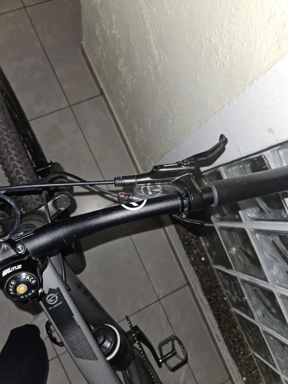 Bicicleta MTB KSW com conjunto absolute prime 12v e freio Hid, shimano MT200 - Foto 2