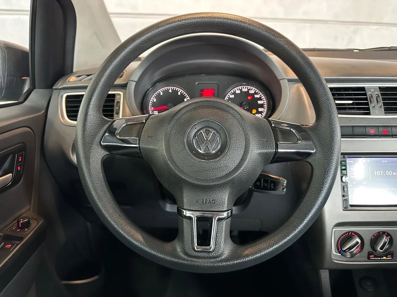 Volkswagen Fox 1.0 MI Total Flex 8V 3P 2014 - Foto 7