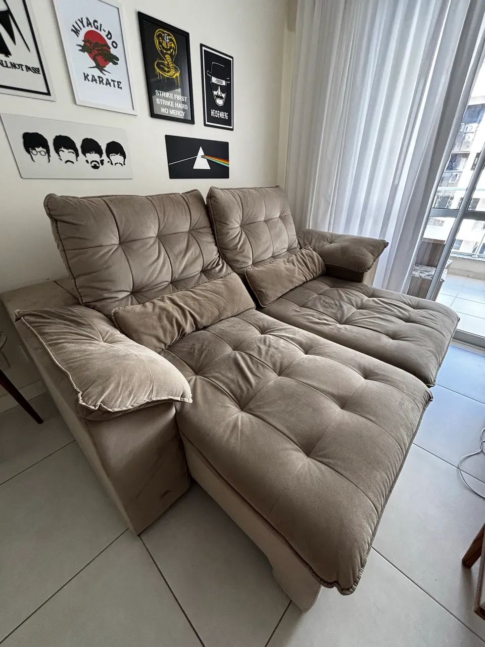 Sofá Retrátil Grande e Confortável - Ótimo Estado - Foto 5