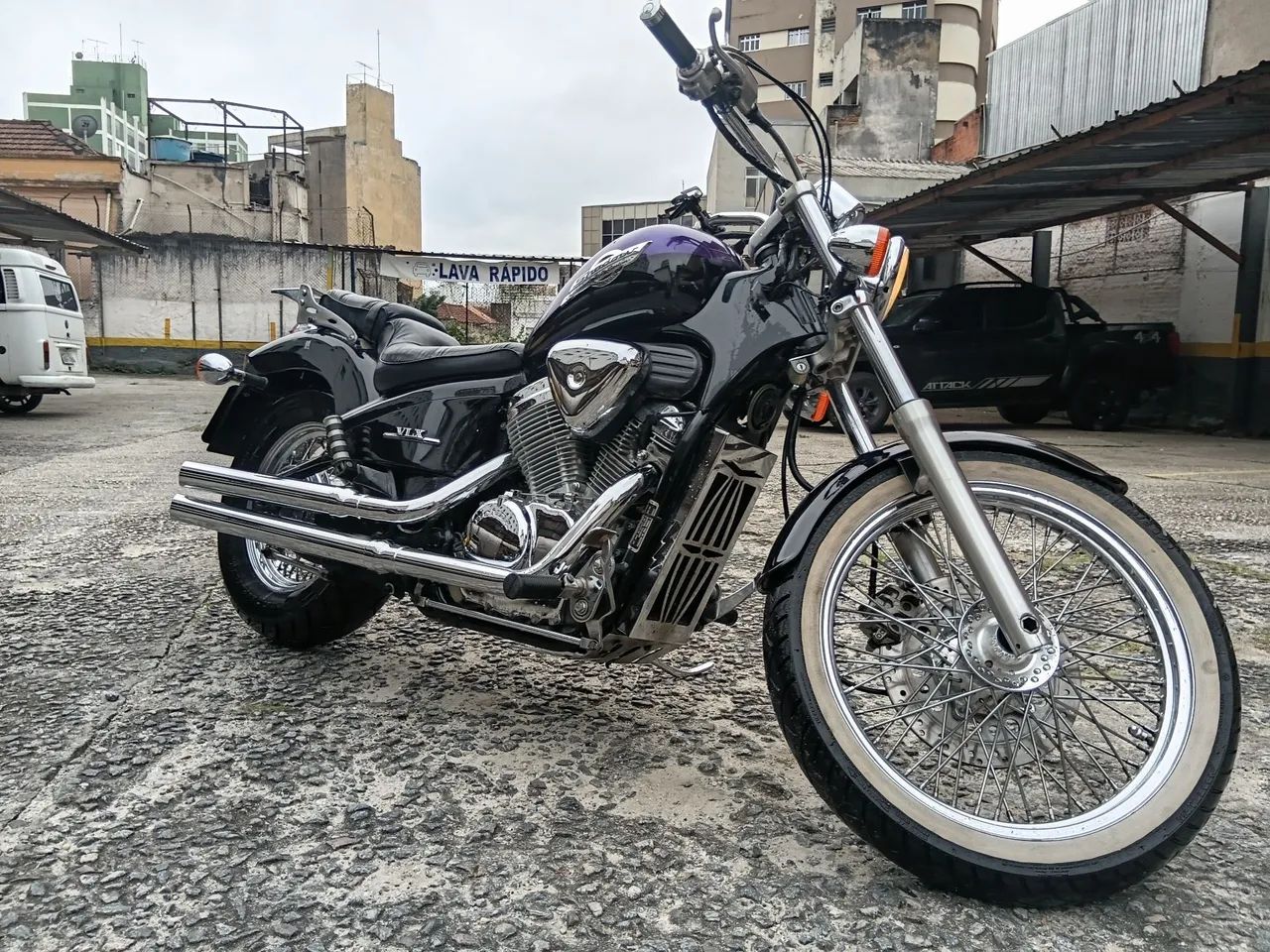 Shadow 600 