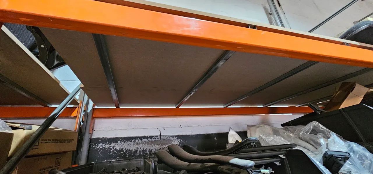 Lote de porta pallets com adaptação para estantes de armazenagem - Foto 2