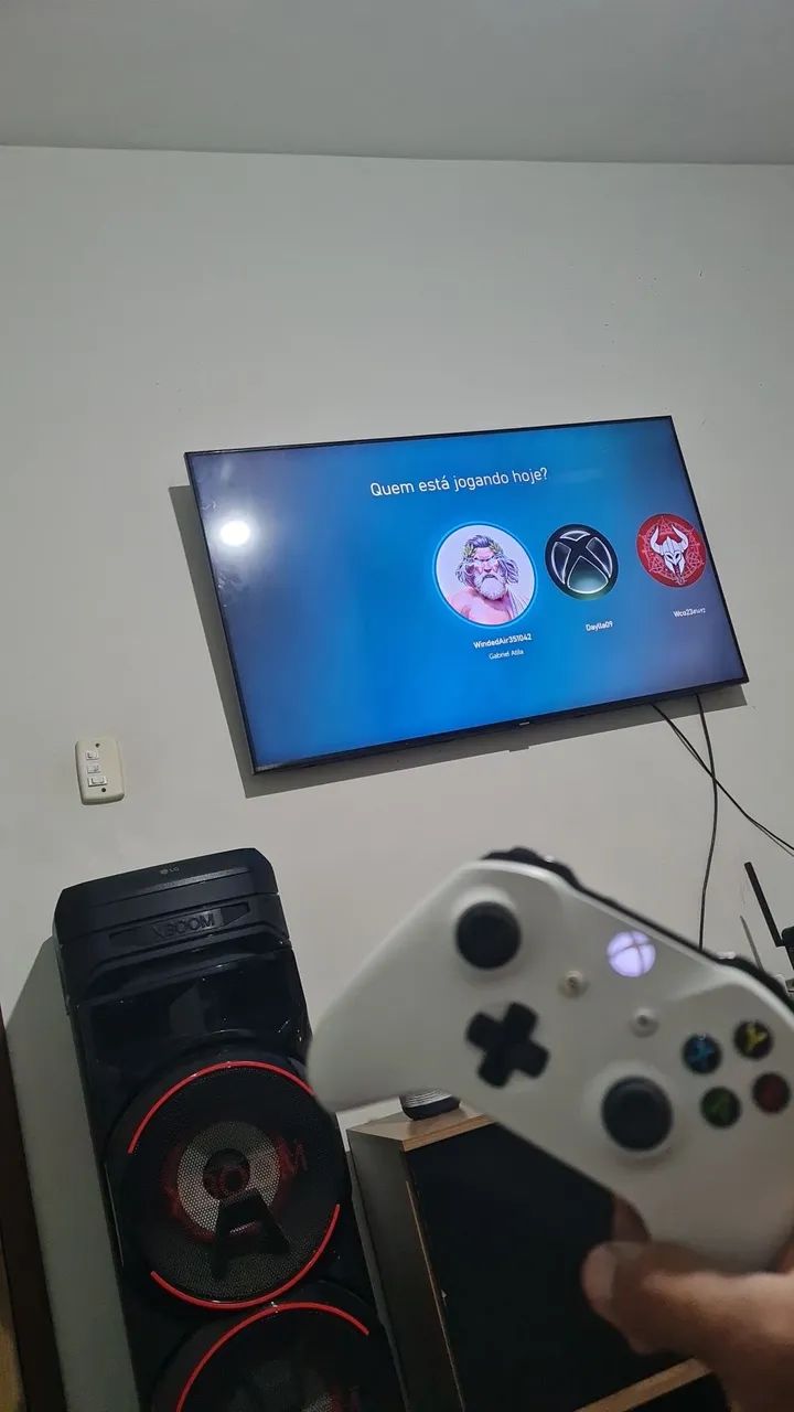 Xbox one S COM UMA MANETE ORIGINAL 