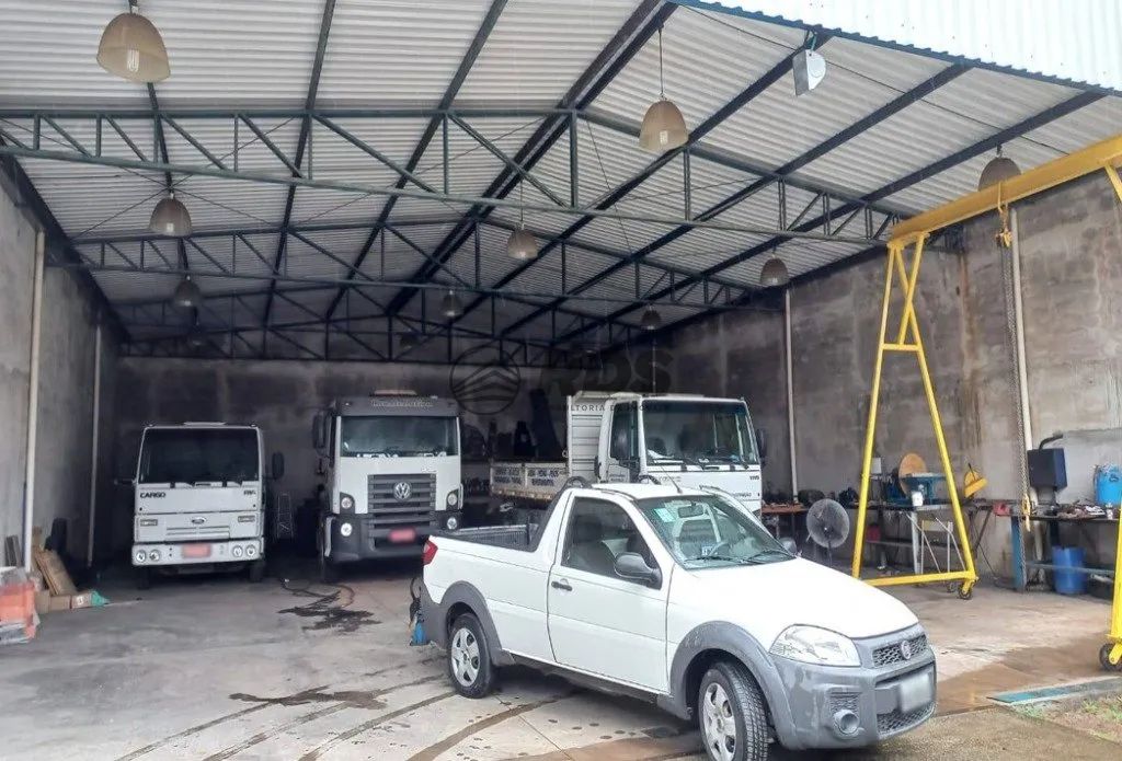 Galpão Industrial e Comercial