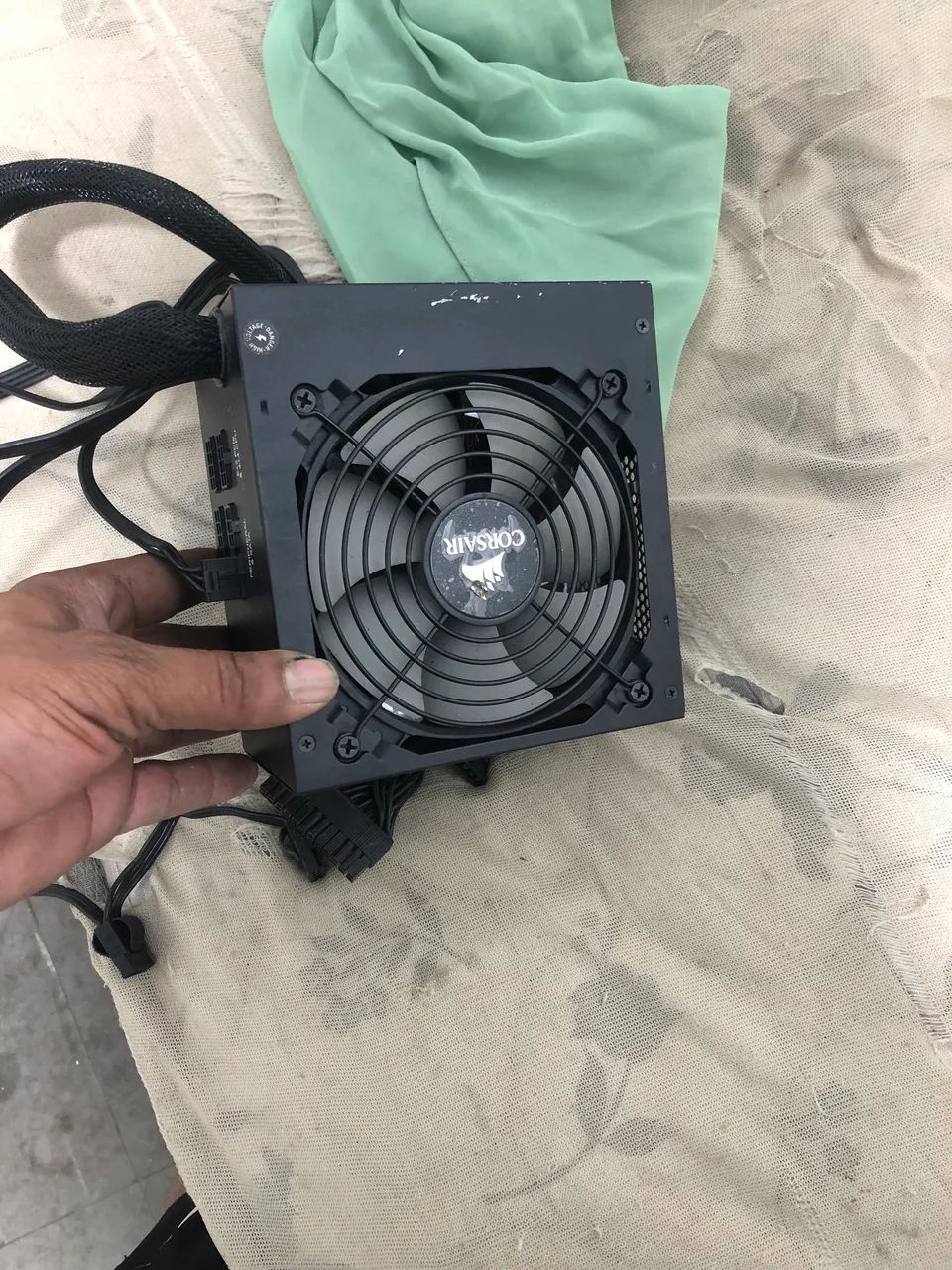 Fonte corsar  tx750w  só está cabo ide - Foto 2