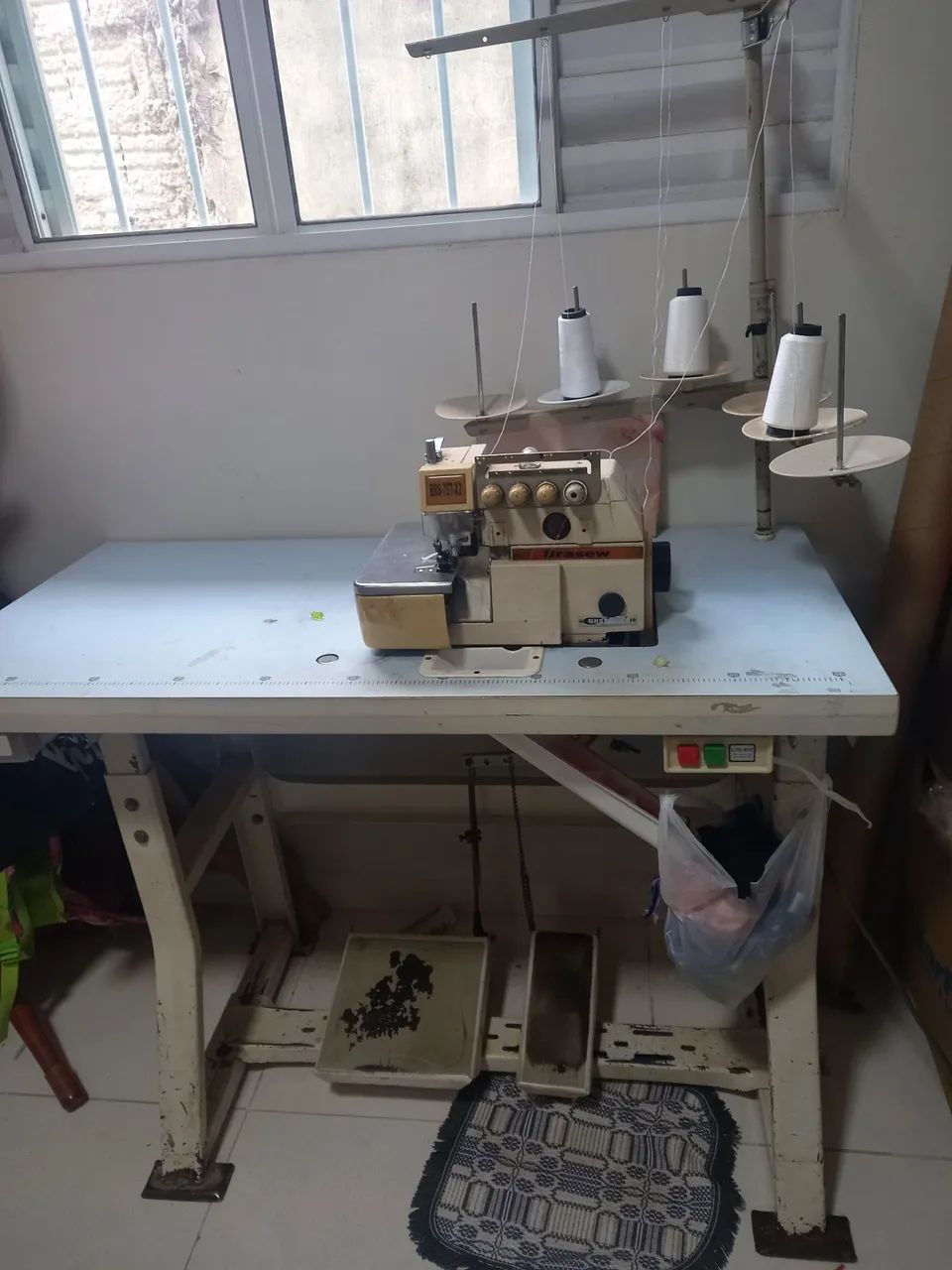 Maquina de costura - Foto 3