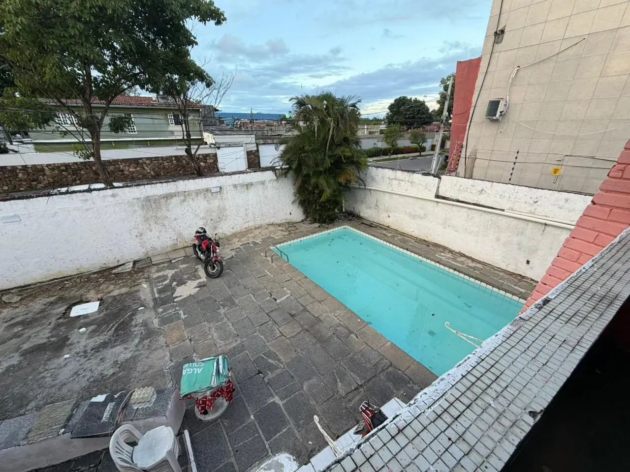 Imóvel para venda possui 480 metros quadrados com 6 quartos