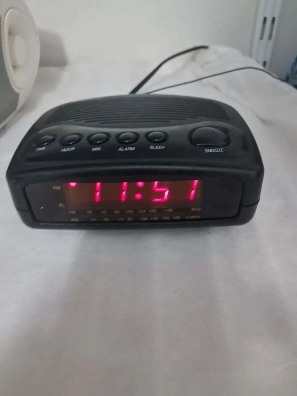 Rádio relogio bateria 9v e luz lenox