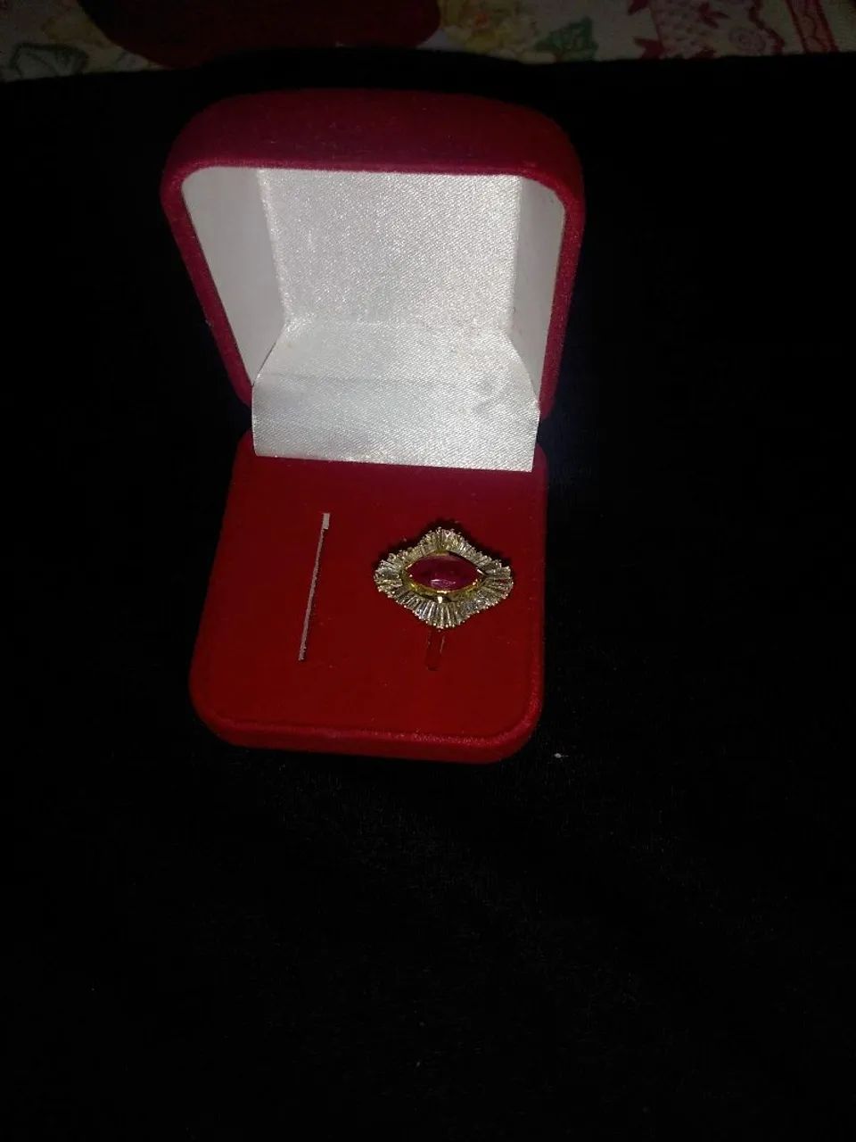 Vendo Anel de Rubi com diamante  - Foto 2
