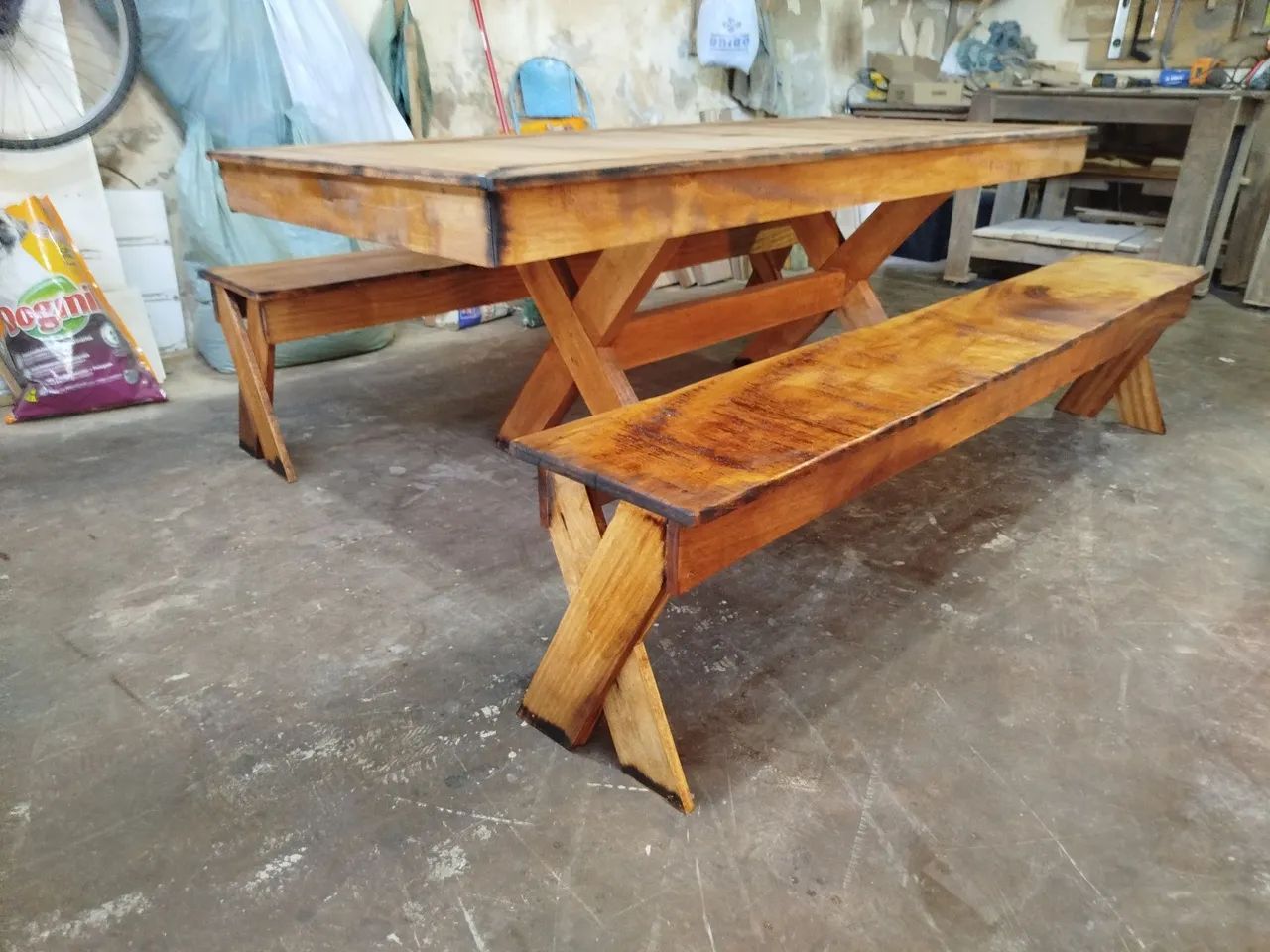 Mesa Rústica de 2 m x 90 cm em madeira de Cedro  - Foto 5