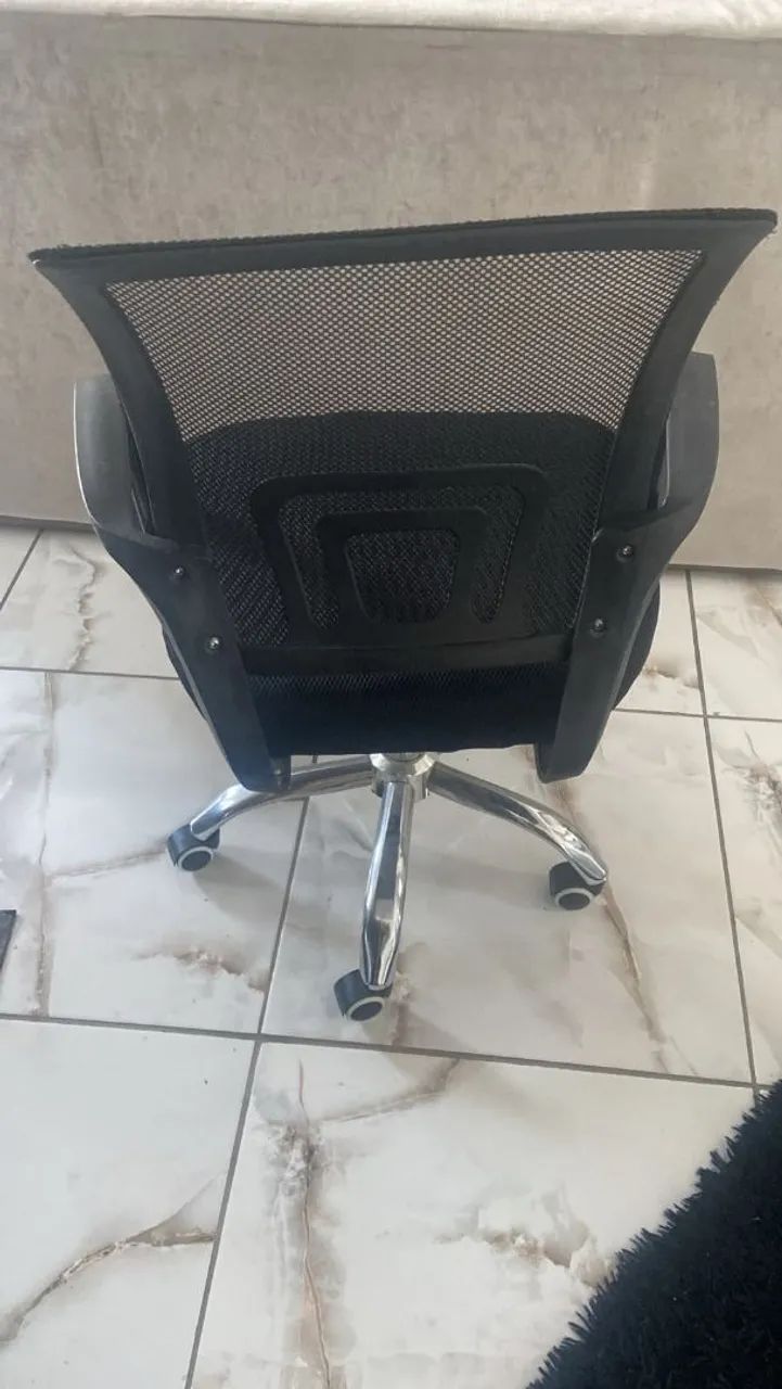 Cadeira Para Trabalho - SEMI NOVA - Foto 2