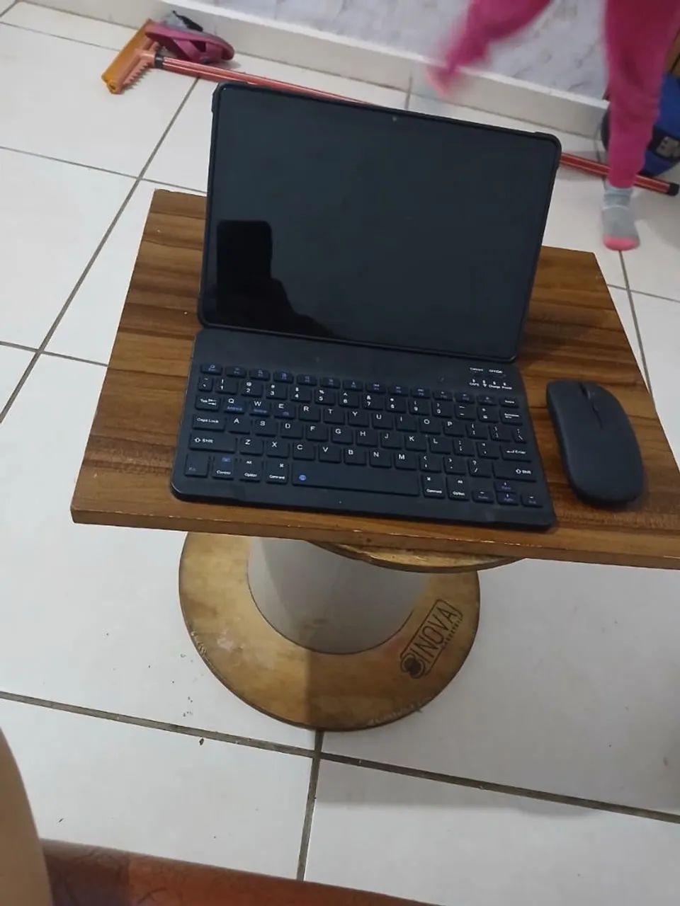 Tablet marca ANJ.GG COMPLETO ( CAPA , MOUSE SEM FIO E TECLADO)