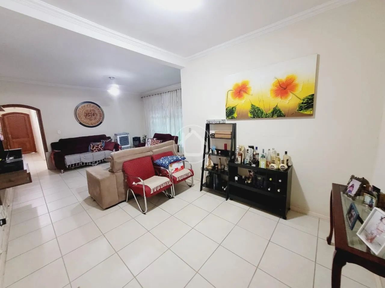 SOBRADO COM 06 DORMITORIOS E 03 SUITES MASTER