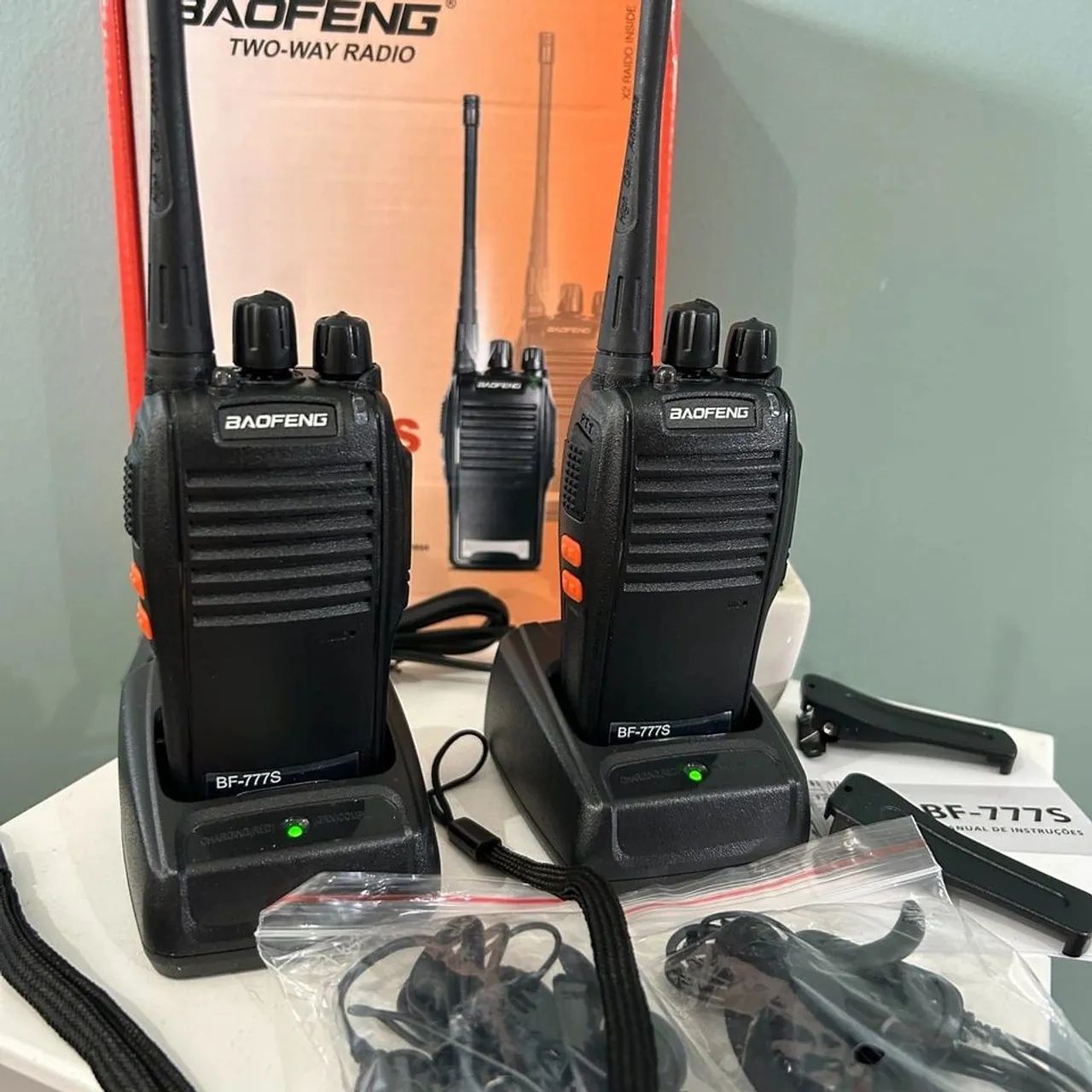 Radio Comunicador Walk Talk Baofeng Bf-777s + Fone De Ouvido Kit Completo
