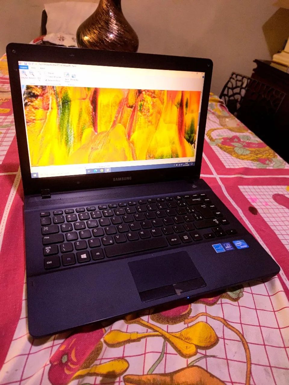 Vendo notebook Samsung novíssimo 