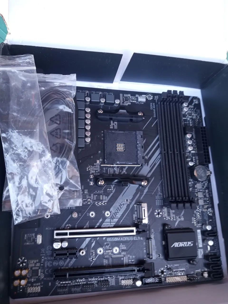 Placa mãe B550 aorus elite  - Foto 2