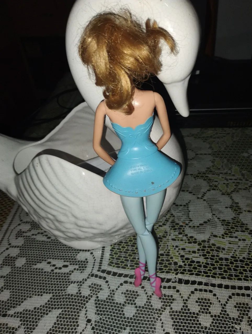 Vendo uma boneca Barbie bailarina  - Foto 5