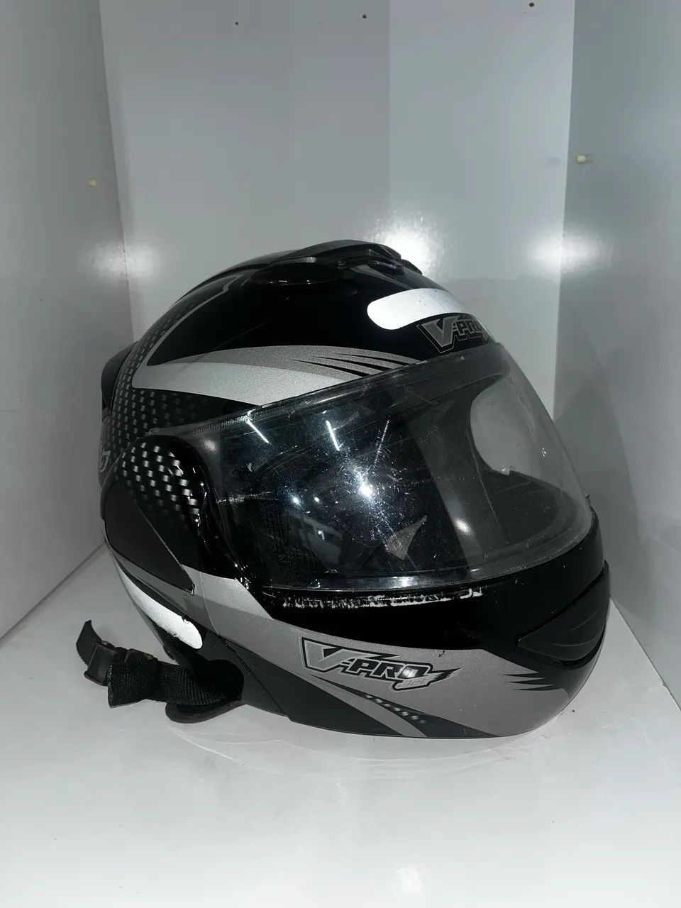 Capacete Pro Tork Escamoteável Preto e Prata | Viseira Original