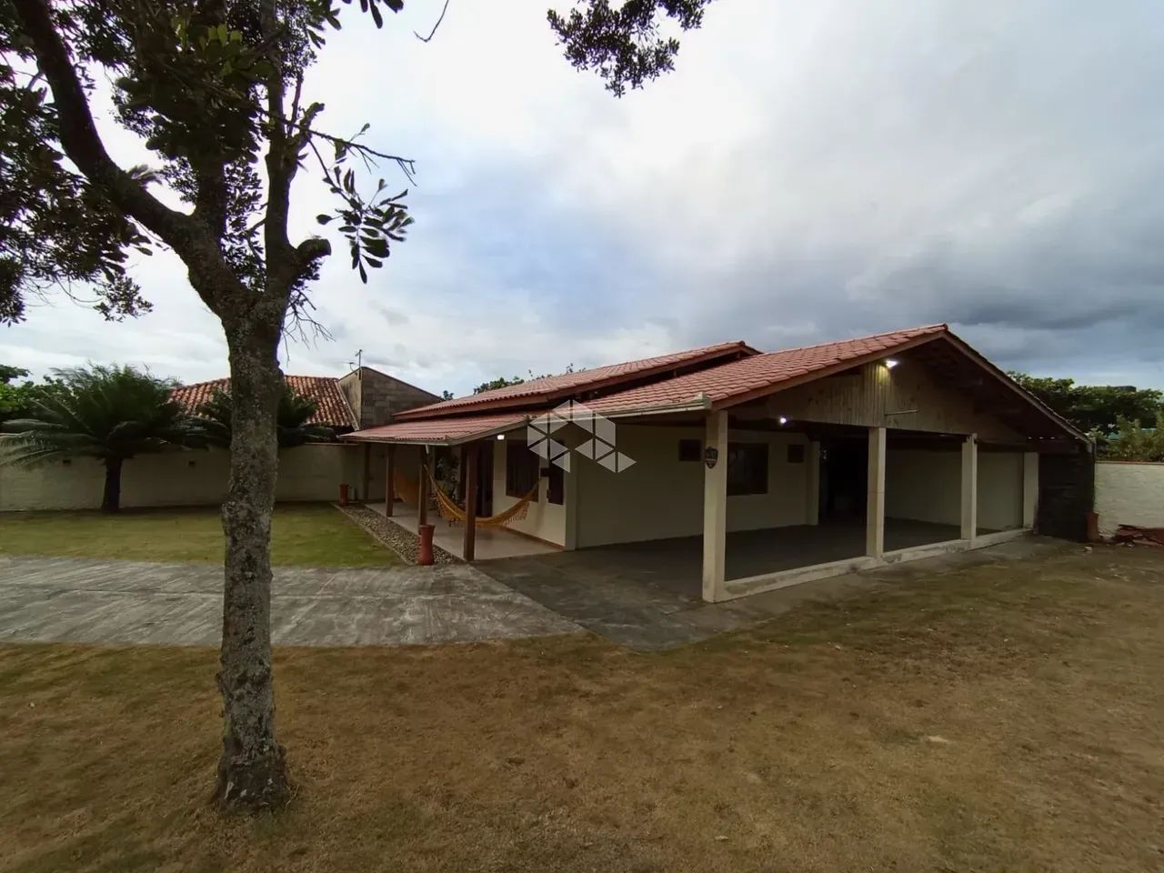 Terreno com  600m² com casa 120m²  sendo 1 suite + 2 - Foto 3