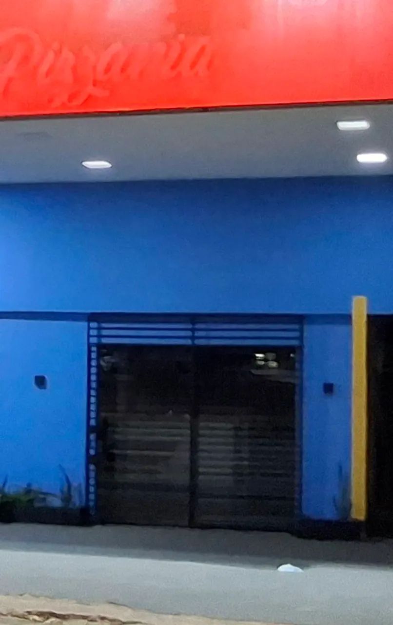 ALUGA-SE SALA COMERCIAL COM BANHEIRO 