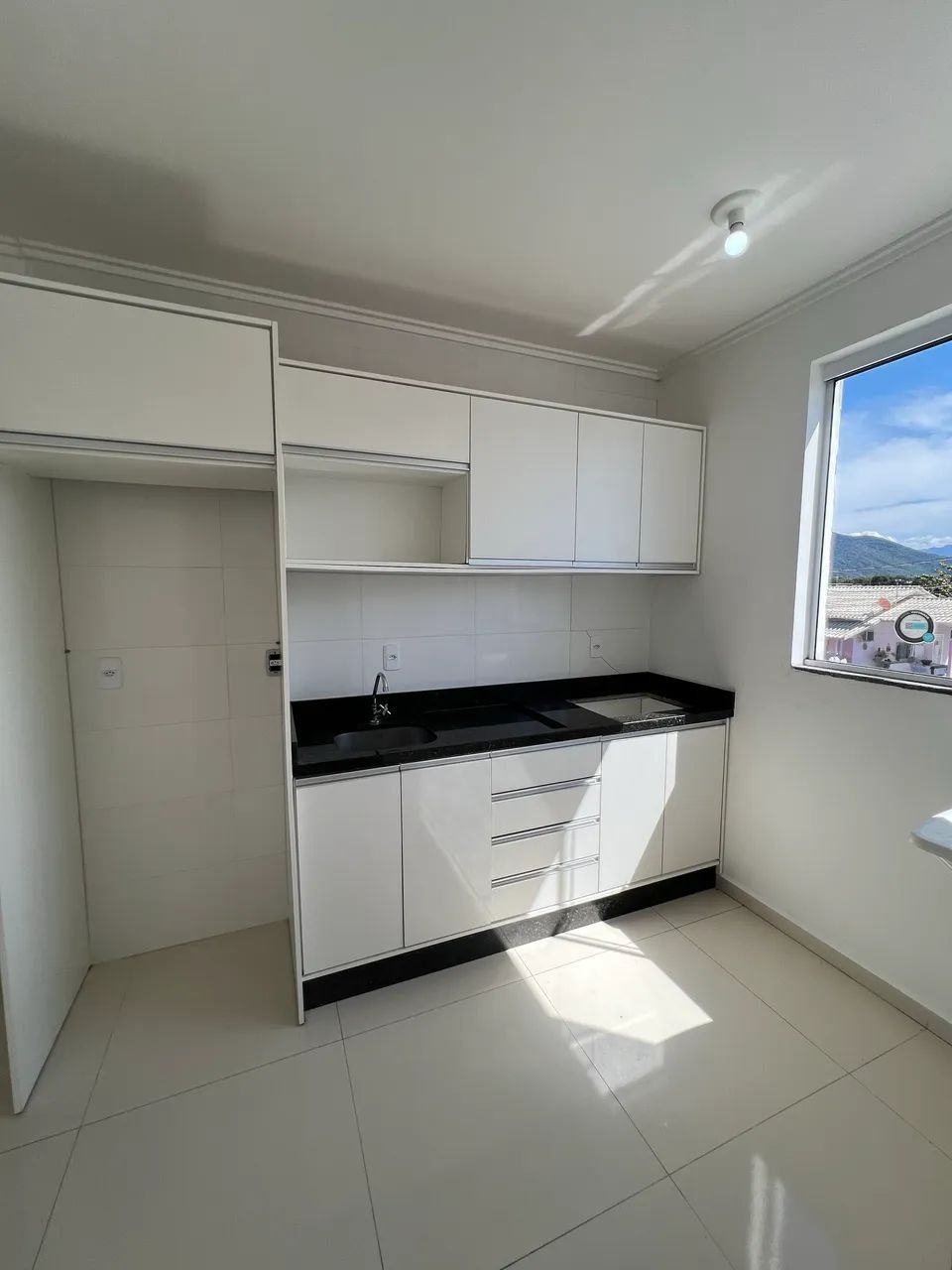 Excelente apartamento, ótima planta .2 dormitórios. - Foto 5