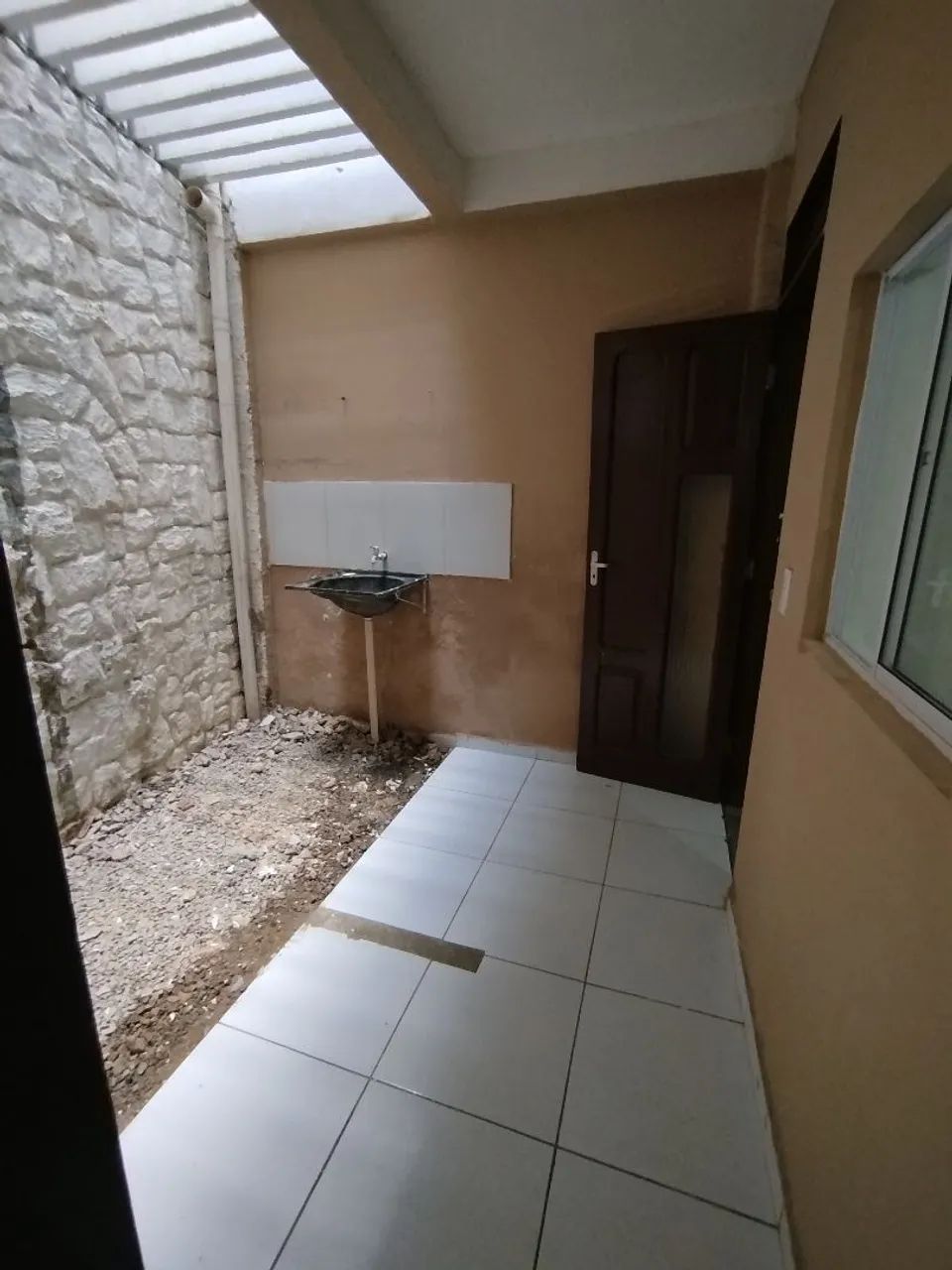Kitnet 3 vãos e garagem pra moto - Foto 4