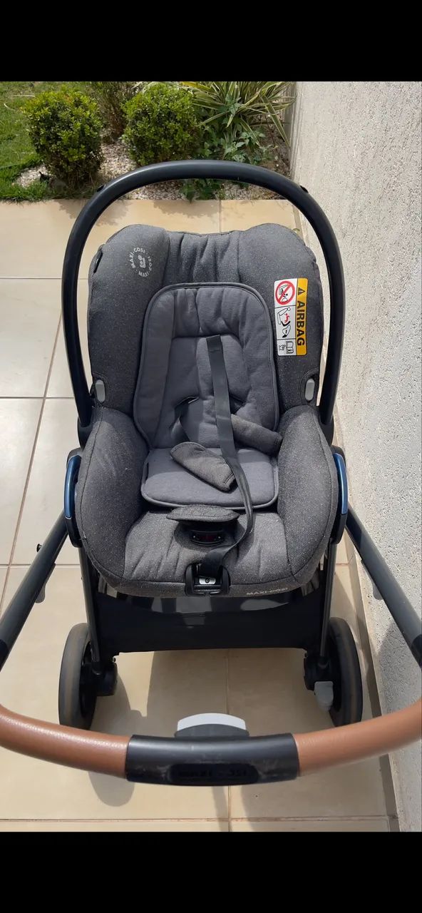 Carrinho Bebê + bebê conforto MÁXI COSI - Foto 6