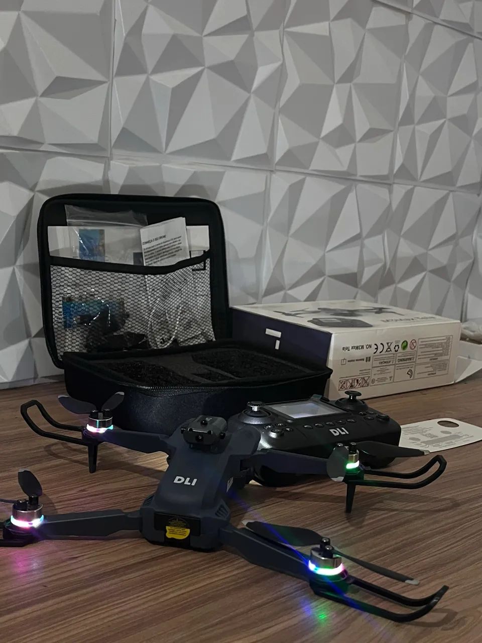 DRONE M3 COM TELA NO CONTROLE
