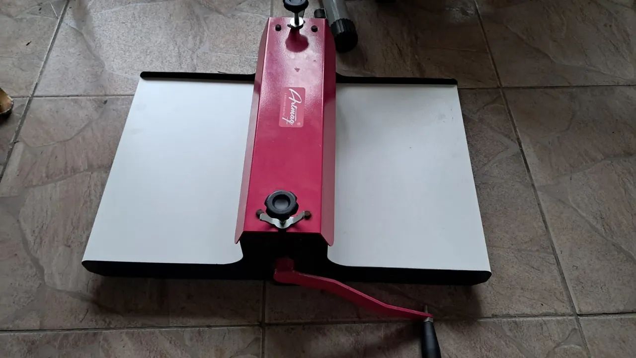 Maquina de corte vinco com 6 facas