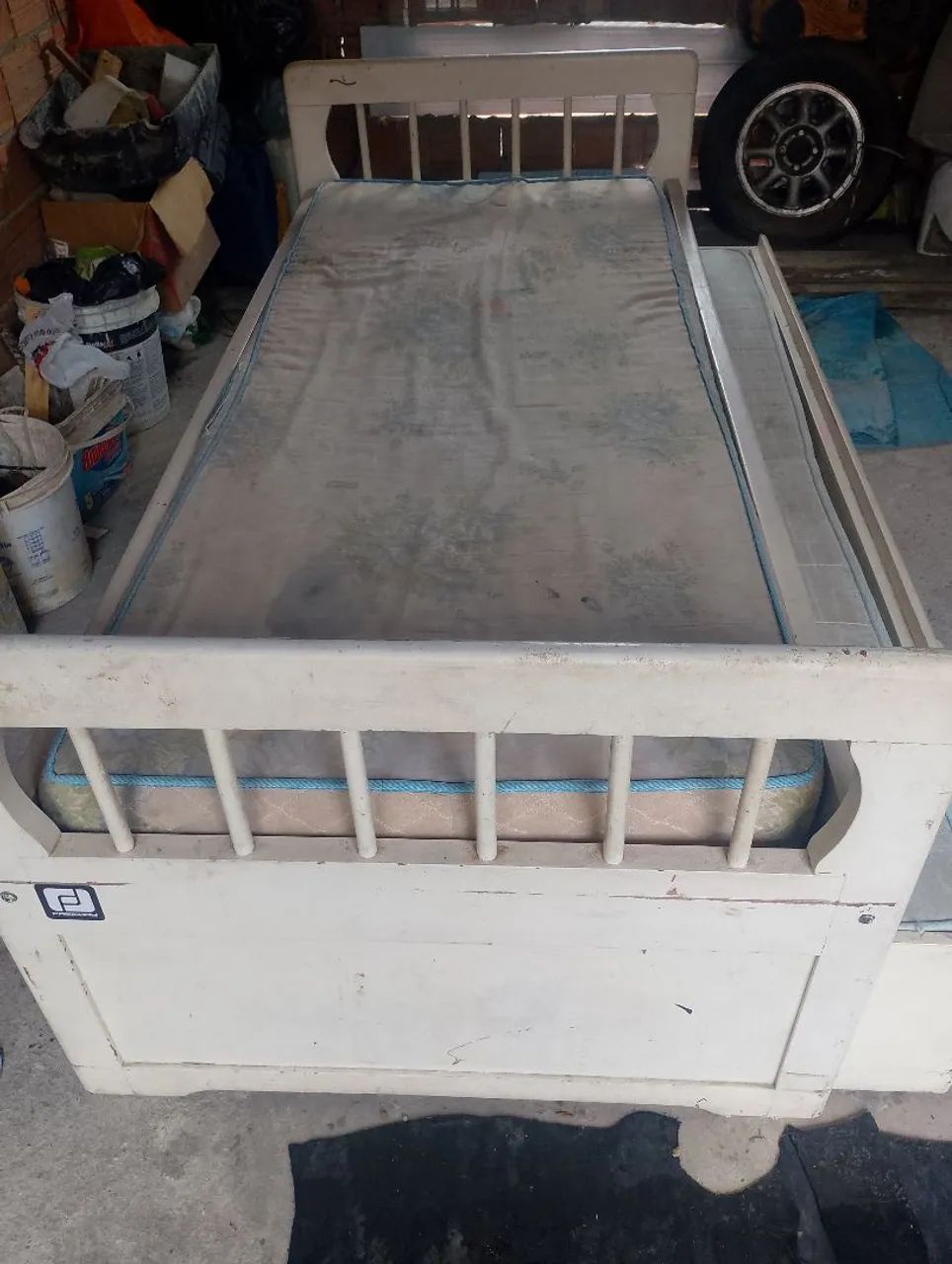 Cama cama dupla com 3 gavetas usada e colchão  - Foto 2