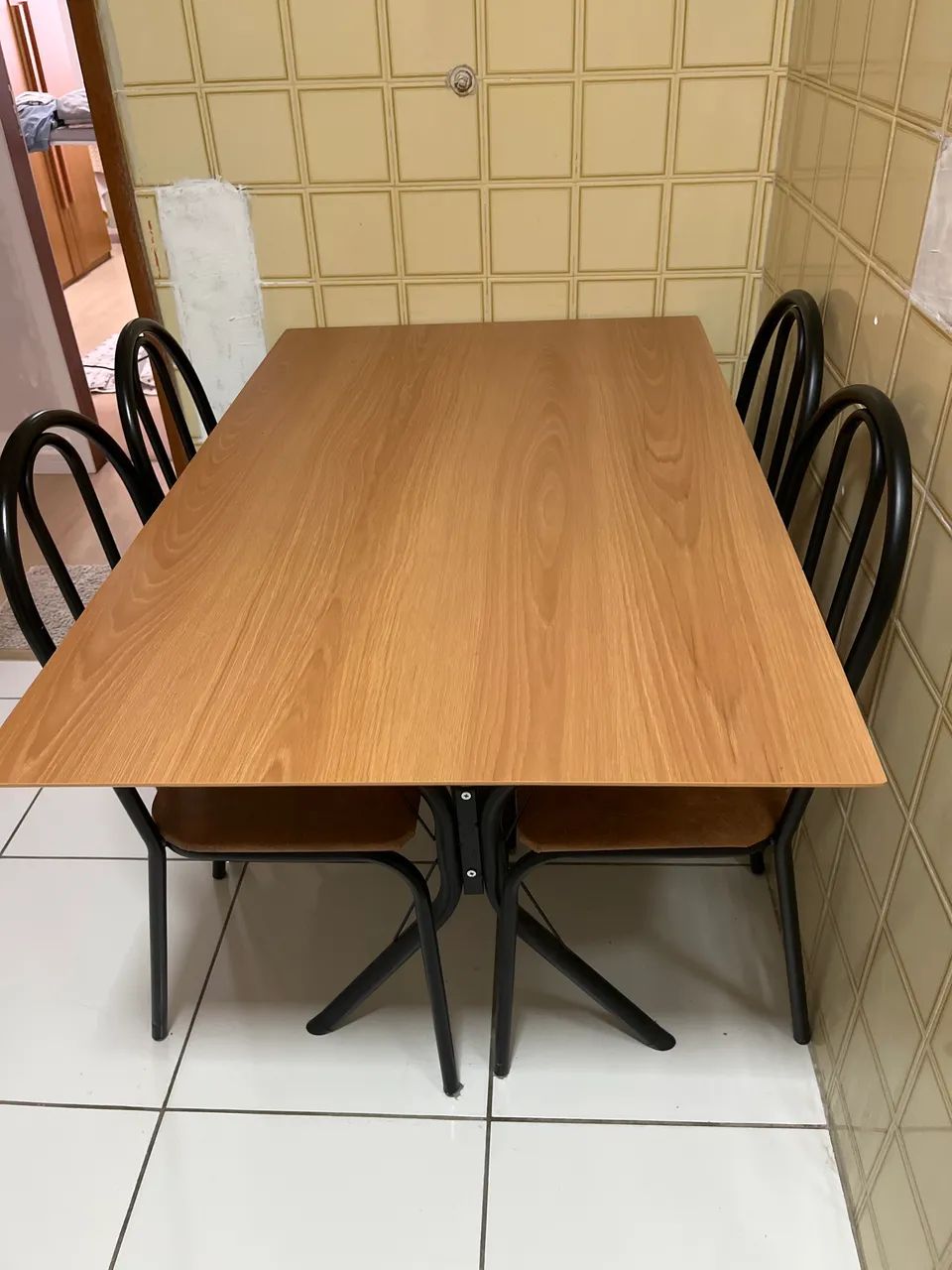 Mesa 4 cadeiras 
