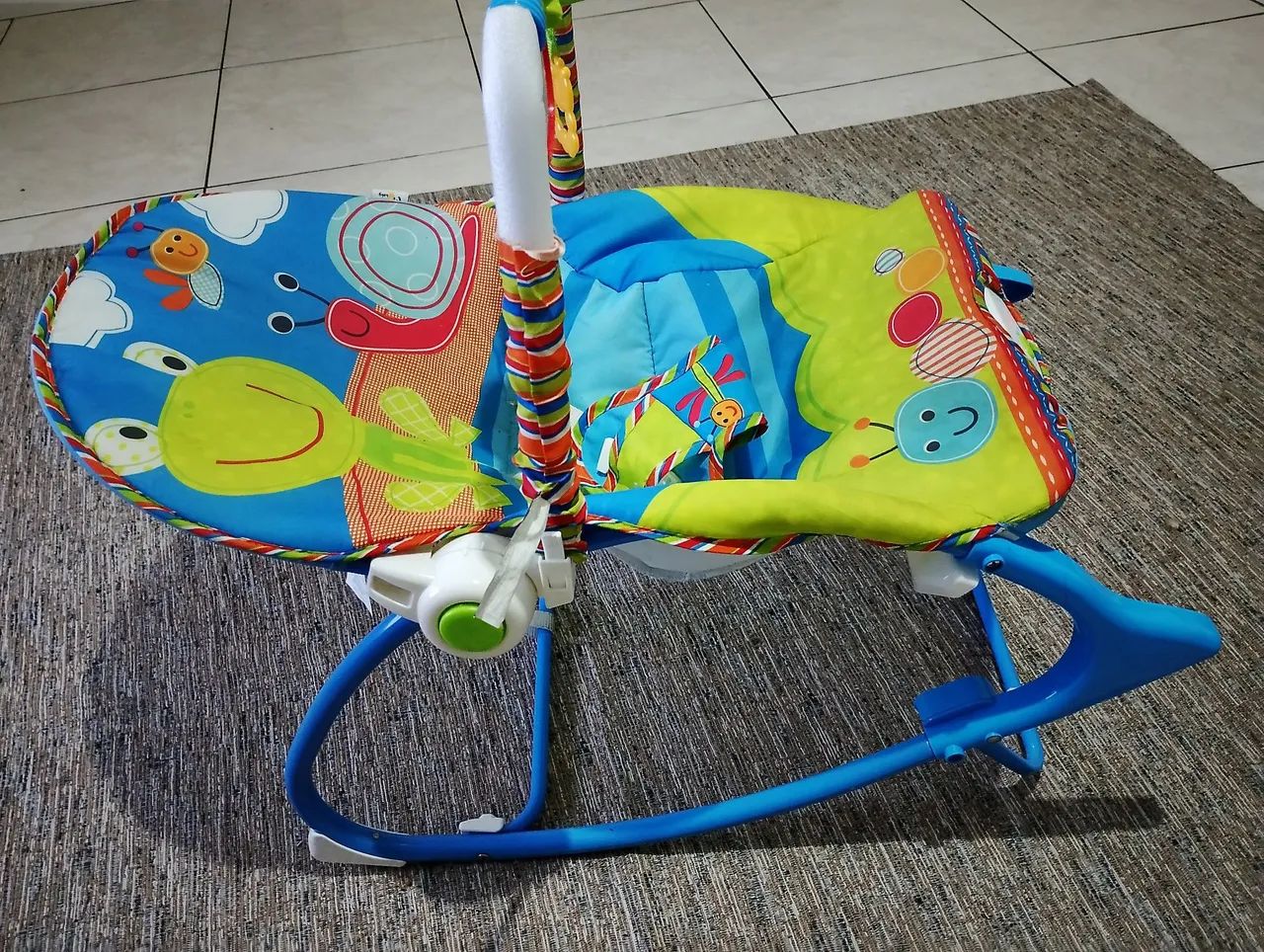 Cadeirinha de balanço toca música  - Foto 2
