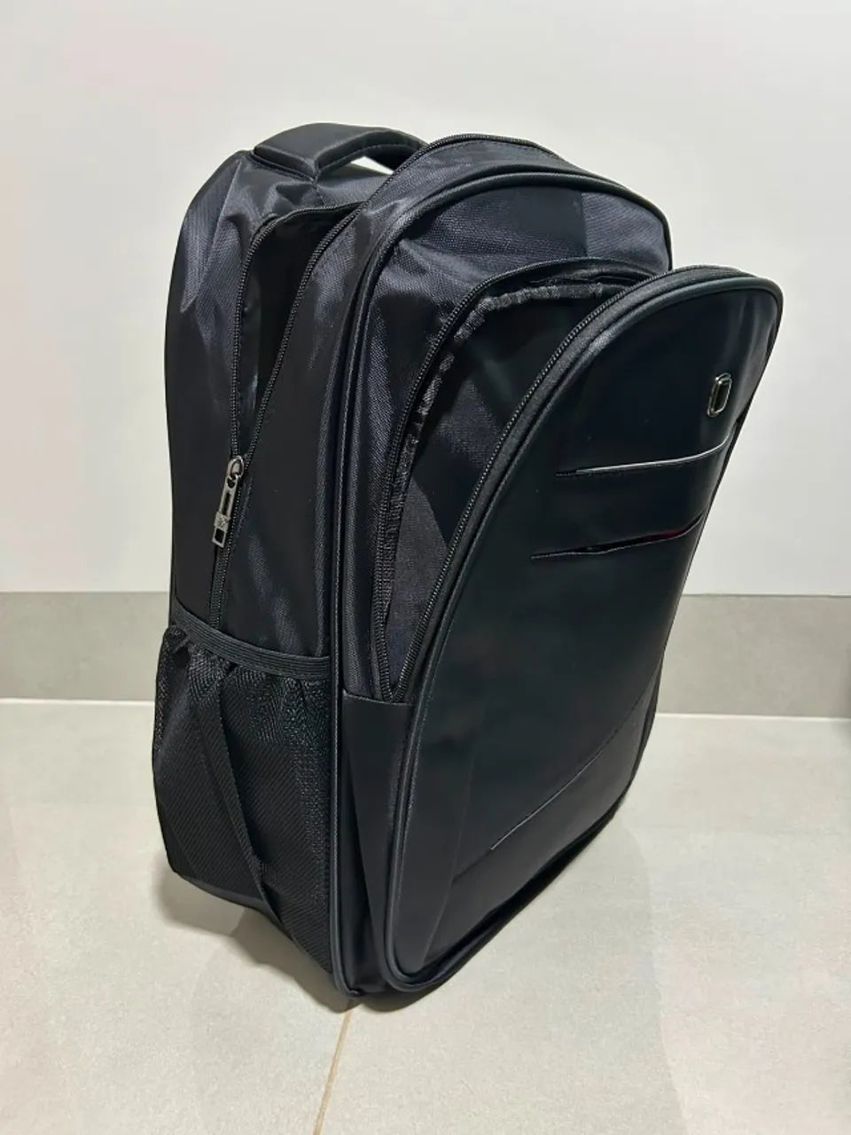 Mochila Preta NOVA Resistente Nunca Usada - Foto 3